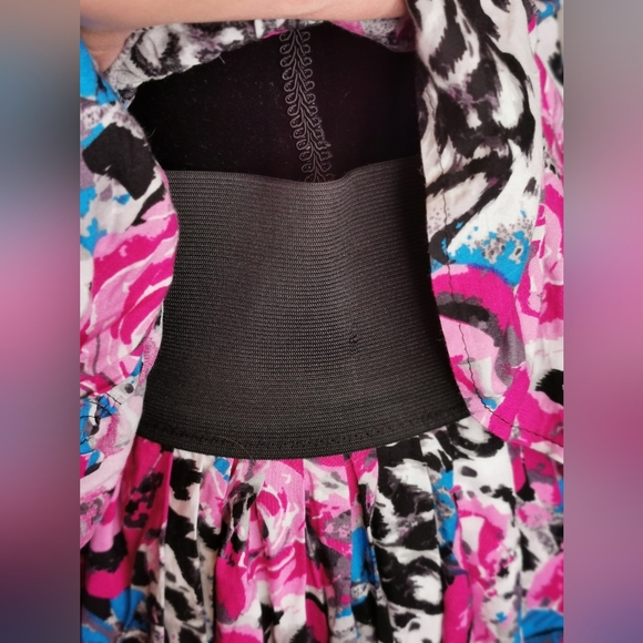 Queen the Label Floral Mumtum Skirt and Off-Shoulder Top set Size S - Picture 5 of 9